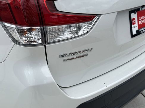 Used 2019 Subaru Forester Premium AWD/4WD image 9