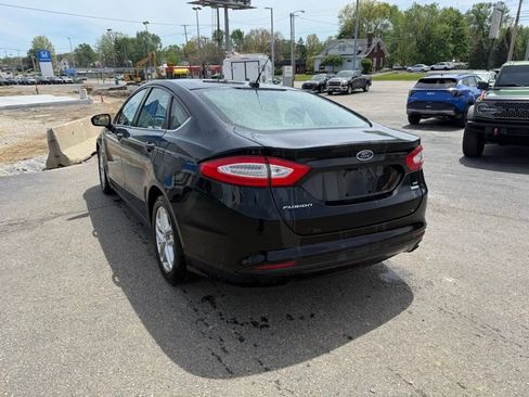 Used 2016 Ford Fusion SE FWD image 6