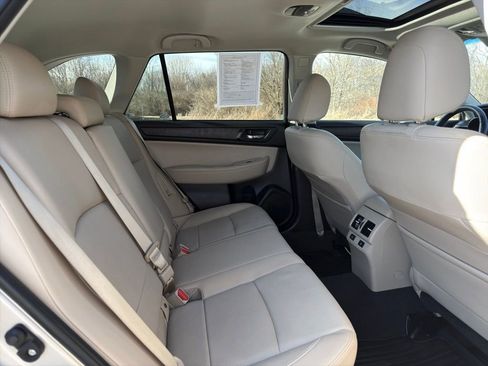 Used 2017 Subaru Outback 2.5i Limited image 29