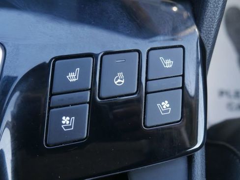 Used 2025 Kia Sportage SX image 32