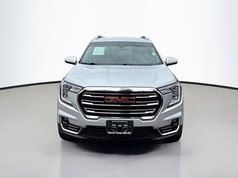 Used 2022 GMC Terrain SLT w/ Infotainment Package II image 2