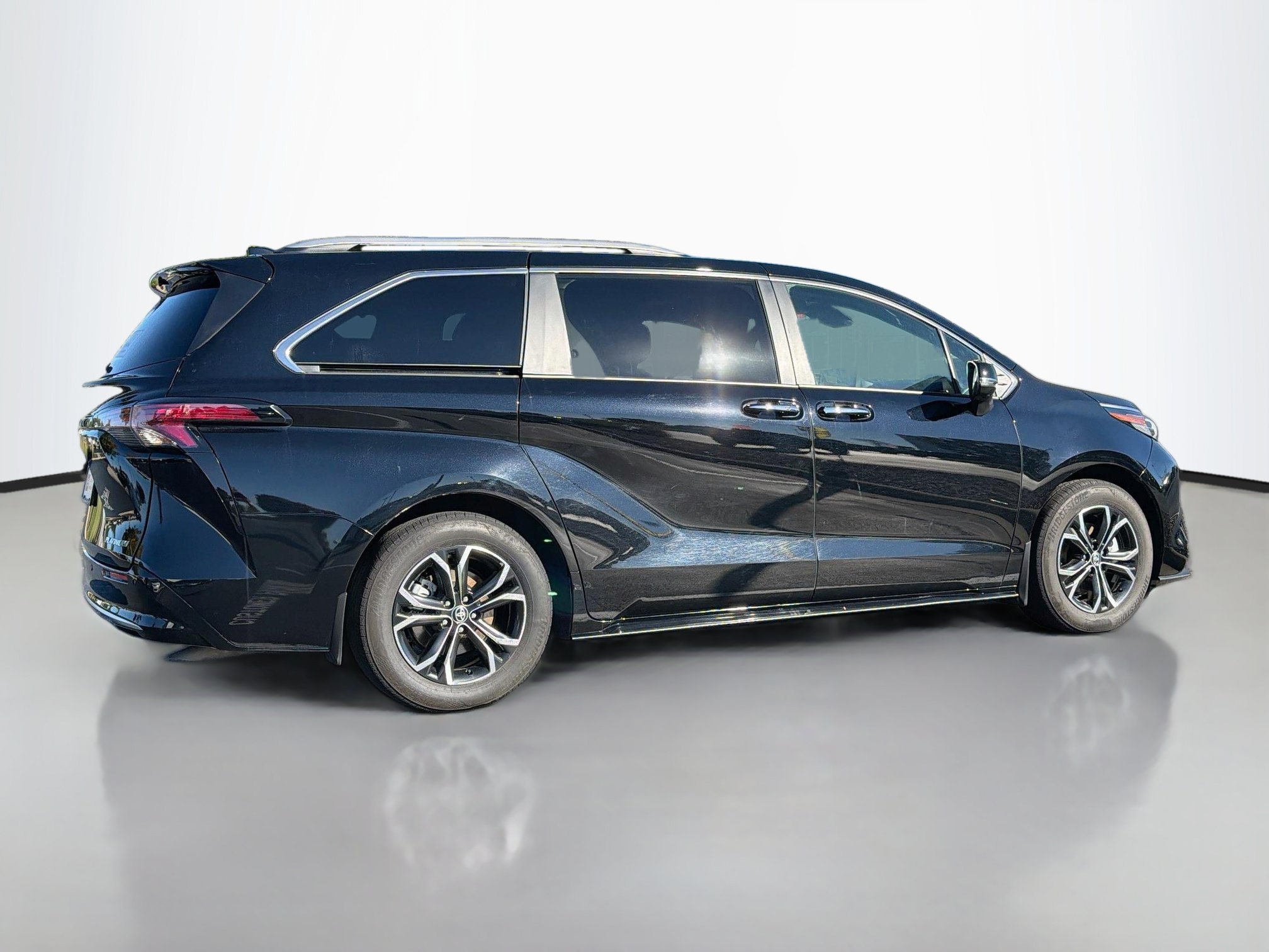 Certified 2026 Toyota Sienna Platinum AWD/4WD image 2