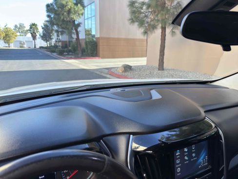 Used 2018 Chevrolet Traverse LT w/ LPO, Black Accent Package FWD image 41