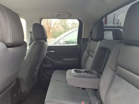 Used 2022 Nissan Frontier SV w/ Technology Package image 7