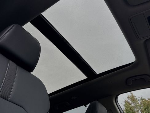 New 2025 Honda Pilot Touring image 19