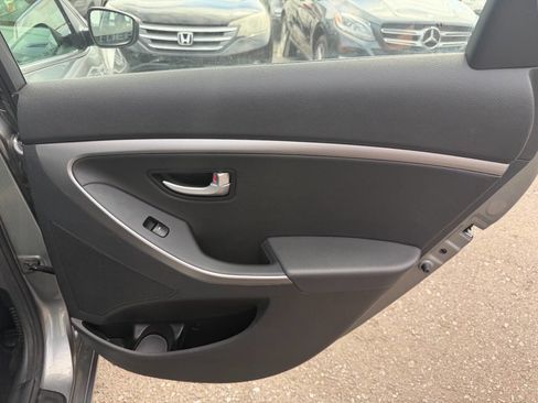 Used 2017 Hyundai Elantra GT w/ Value Edition Package 02 image 37