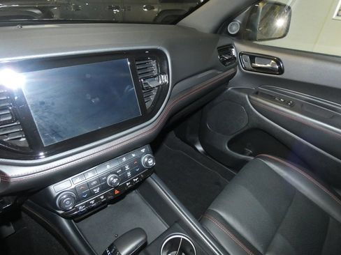Used 2024 Dodge Durango GT image 11