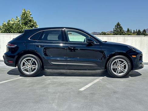 Used 2024 Porsche Macan AWD/4WD image 10