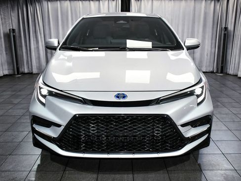 Used 2023 Toyota Corolla SE AWD/4WD image 2