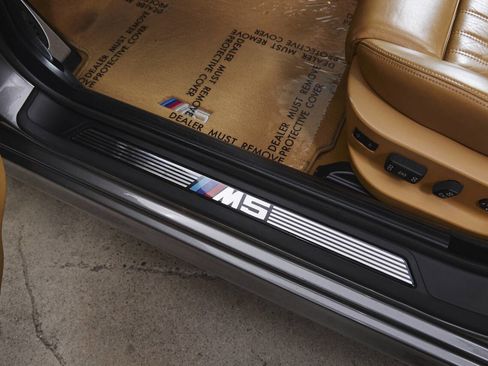 Used 2003 BMW M5 image 79