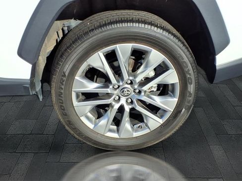 Used 2023 Toyota RAV4 XLE Premium image 11