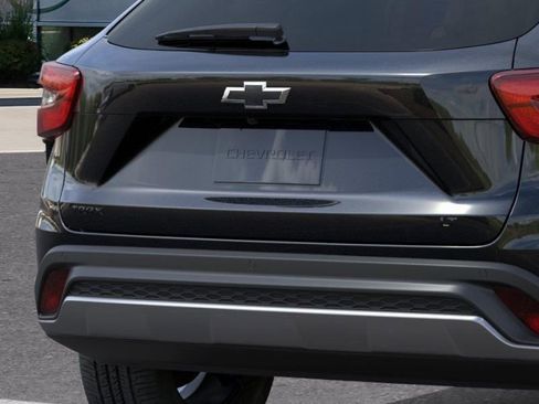 New 2026 Chevrolet Trax LT w/ Sunroof Package image 14