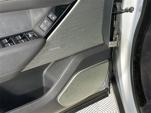 Certified 2023 Land Rover Range Rover Velar R-Dynamic S image 21