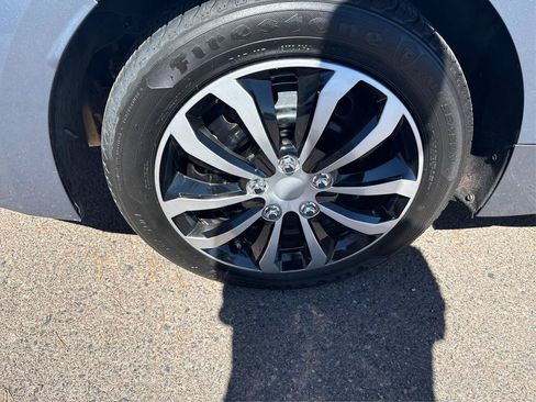 Used 2020 Toyota Corolla LE w/ Carpet Mat Package (TMS) FWD image 27