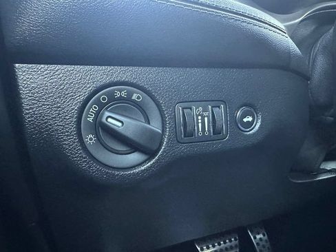 Used 2022 Dodge Challenger R/T Scat Pack RWD image 11
