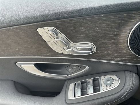 Used 2019 Mercedes-Benz C 300 Sedan image 23