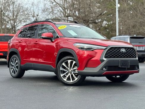 Certified 2024 Toyota Corolla Cross XLE image 2