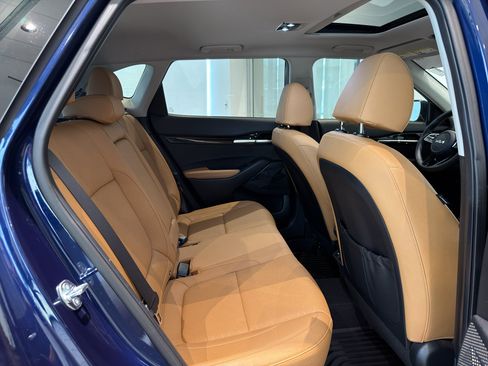 Certified 2025 Kia Seltos EX w/ EX Sunroof Package FWD image 22