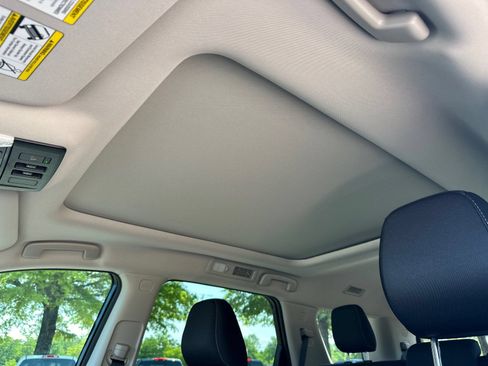 New 2026 Nissan Pathfinder SV w/ SV Premium Package FWD image 32