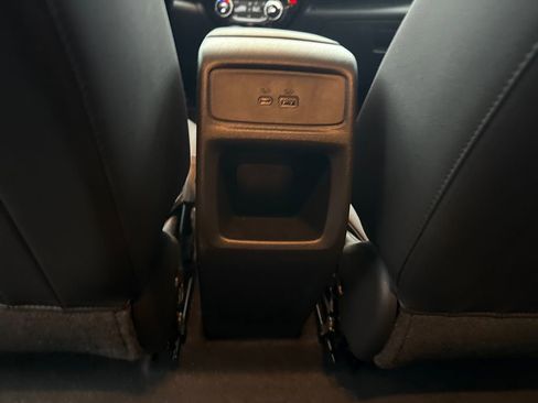 Used 2025 Chevrolet Trax LT w/ LT Convenience Package image 29