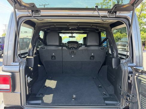 Used 2021 Jeep Wrangler Unlimited Sahara AWD/4WD image 17