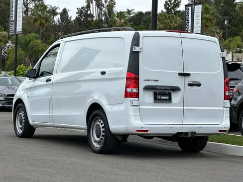 Used 2022 Mercedes-Benz Metris image 5