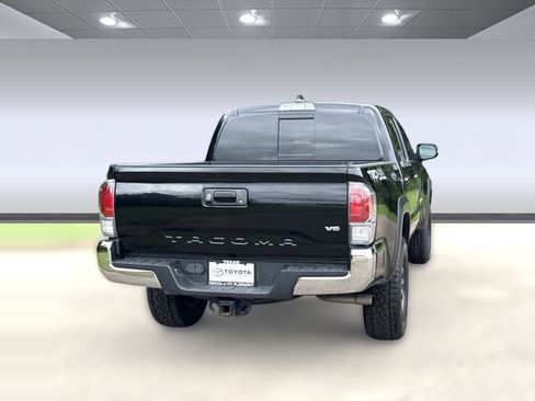 Used 2022 Toyota Tacoma TRD Off-Road image 22
