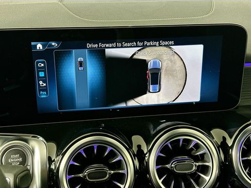 Used 2026 Mercedes-Benz GLB 250 4MATIC image 18