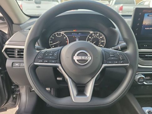 Used 2025 Nissan Altima 2.5 SV w/ SV Special Edition Package image 18