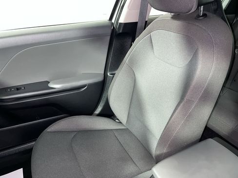Used 2025 Kia K4 LXS image 25