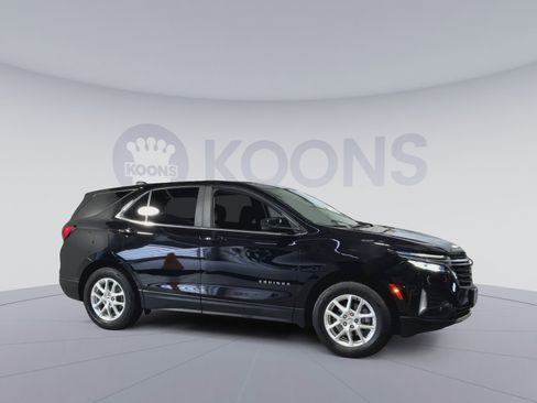 Used 2023 Chevrolet Equinox LT image 2