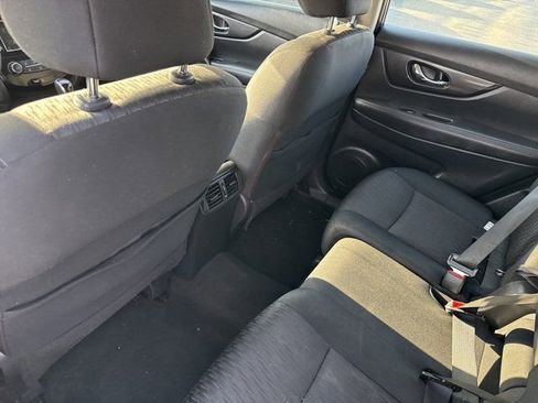Used 2018 Nissan Rogue S FWD image 16
