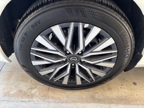 Used 2025 Nissan Altima 2.5 SV FWD image 31
