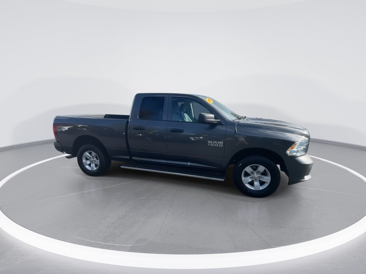 Used 2018 RAM 1500 Express AWD/4WD image 2
