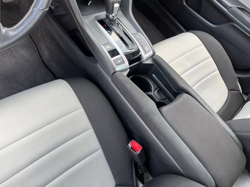 Certified 2019 Honda Civic EX image 18