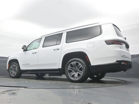 Used 2023 Jeep Wagoneer L Base w/ Premium Group I image 50