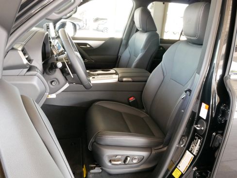 Used 2026 Lexus LX 600 F Sport w/ Accessory Package (Z1) AWD/4WD image 2