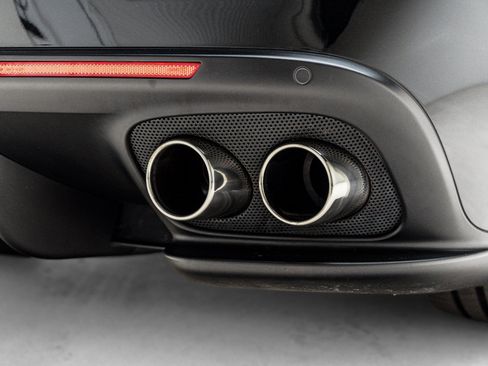 Used 2018 Ferrari GTC4Lusso T RWD image 28
