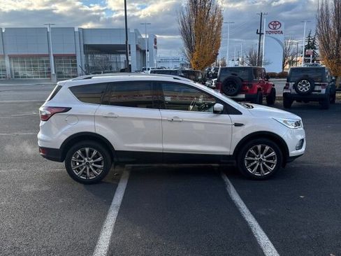 Used 2018 Ford Escape Titanium image 5