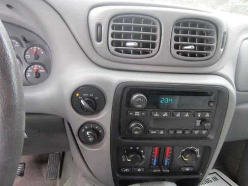 Used 2006 Chevrolet TrailBlazer LS w/ LS Preferred Equipment Group image 8