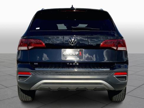 Used 2024 Volkswagen Taos SE w/ Black Wheel Package FWD image 5
