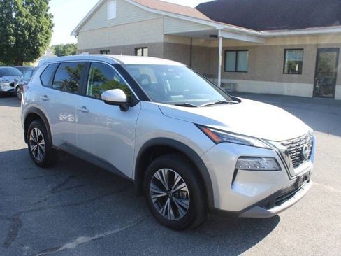 Used 2023 Nissan Rogue SV image 8