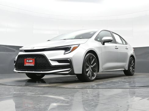 Used 2024 Toyota Corolla SE w/ SE Convenience Package image 27