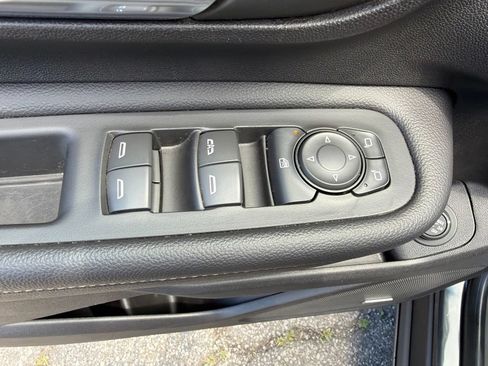 Used 2018 GMC Terrain Denali w/ Advanced Safety Package FWD image 16