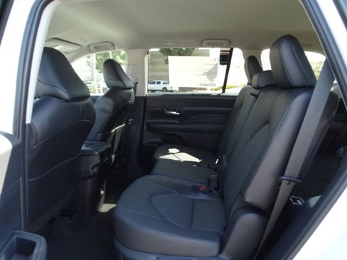 New 2026 Toyota Grand Highlander FWD image 13