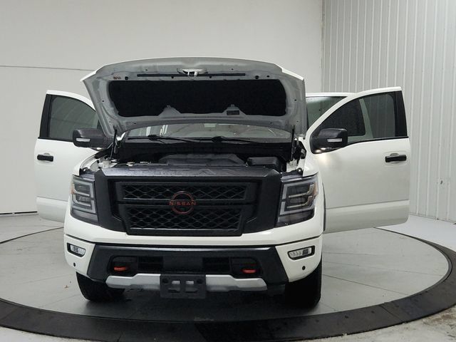 Used 2024 Nissan Titan PRO-4X w/ Pro-4x Convenience Package AWD/4WD image 10