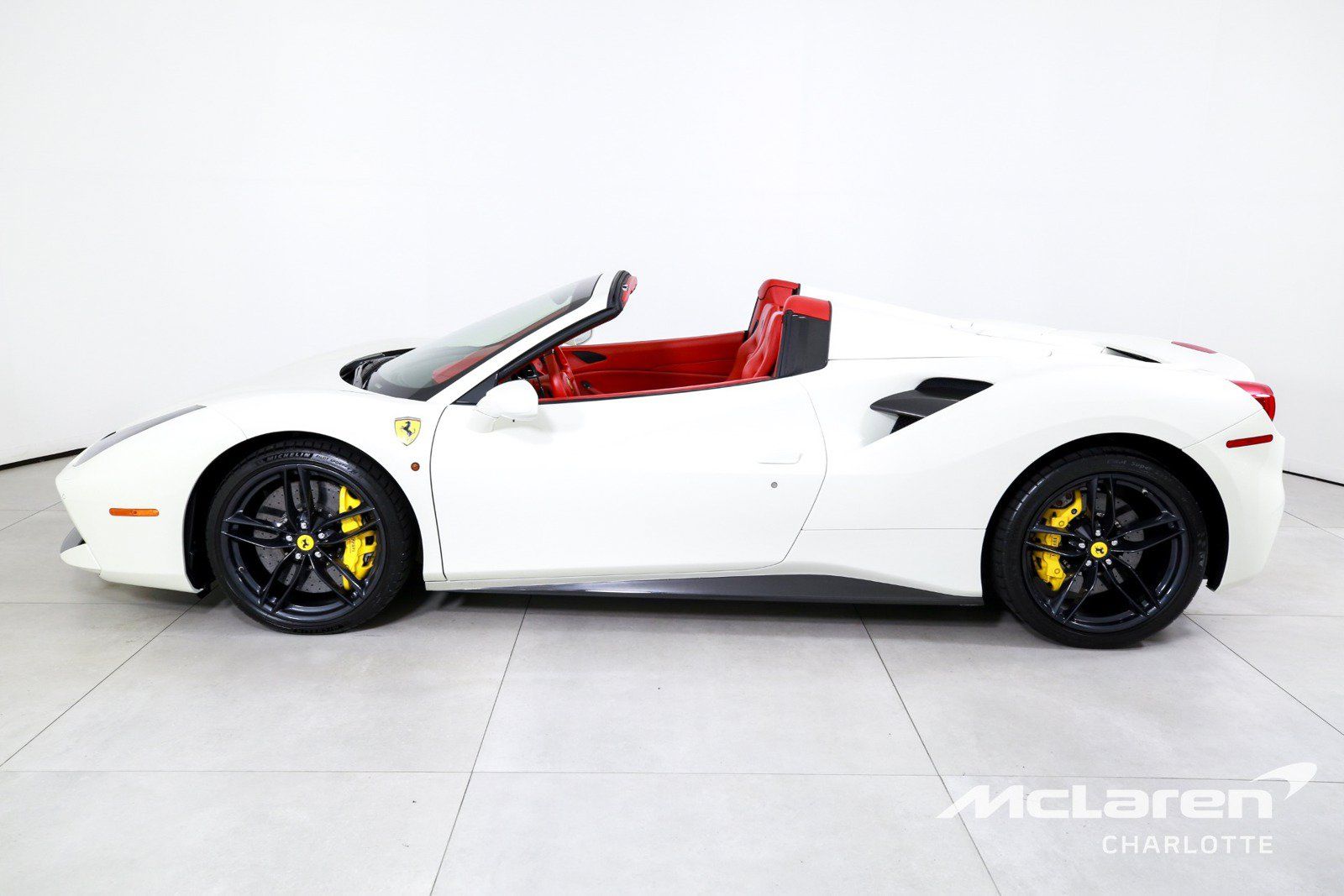 Used 2018 Ferrari 488 Spider RWD image 6