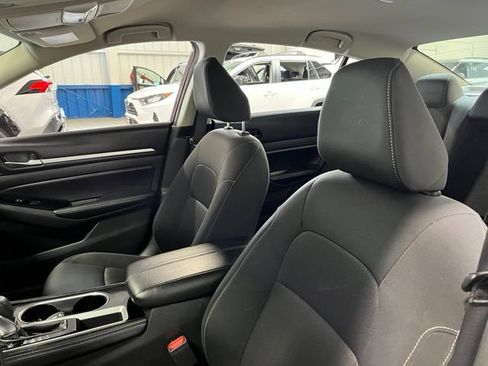 Used 2023 Nissan Altima 2.5 SV FWD image 23