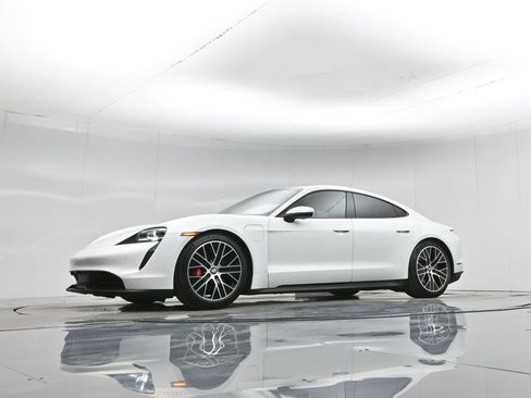 Used 2021 Porsche Taycan 4S image 44