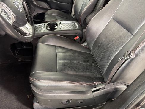 Used 2019 Dodge Grand Caravan GT image 12